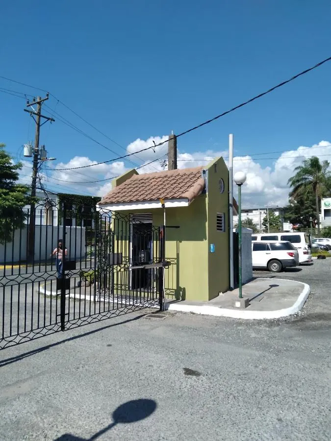 Apartment Comfy, Central & Elegant Studio New Kingston