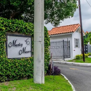 Finest Apt # 424 Marley Manor Block 4 6 Marley Rd Kgn 6 , Kingston Jamaica